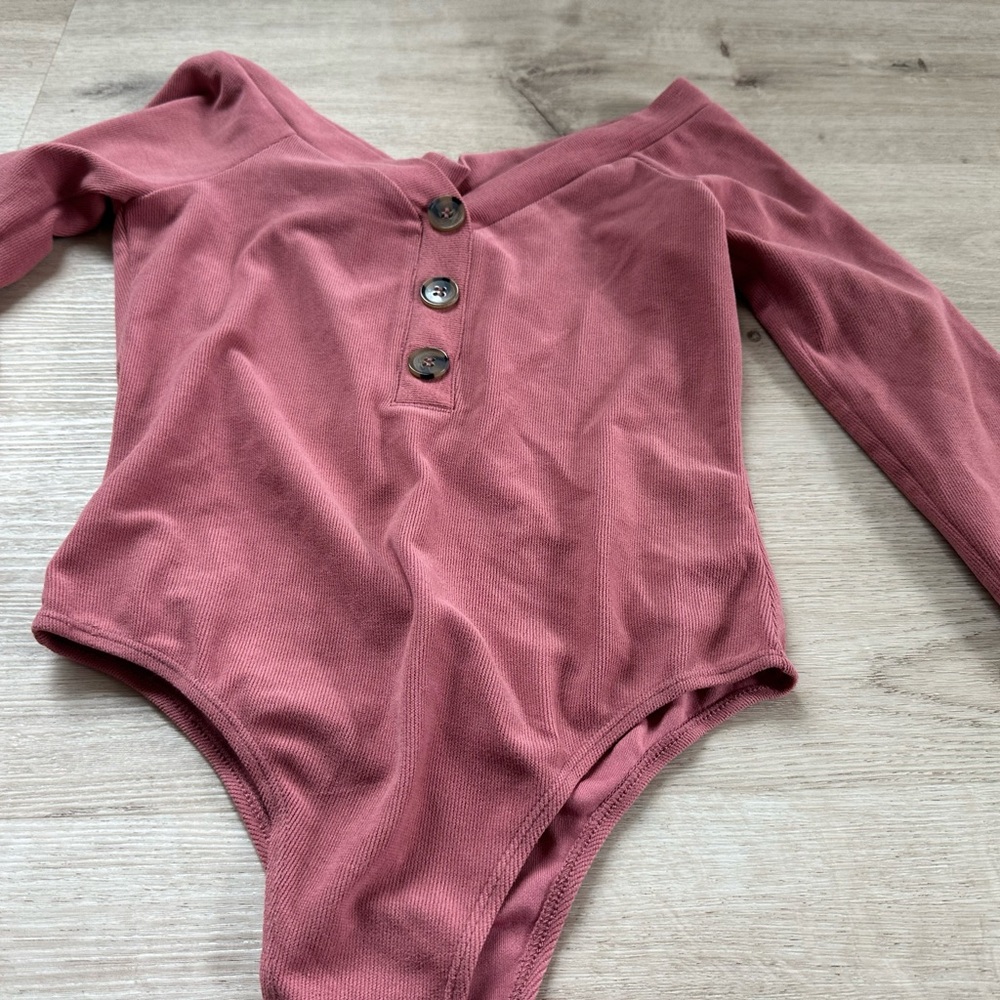 Pink body suit with buttons small cute. - Picture 2 of 2